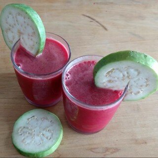 detox juice - carrot juice - beetroot juice - apple juice - ginger - healthy recipe- hissingcooker