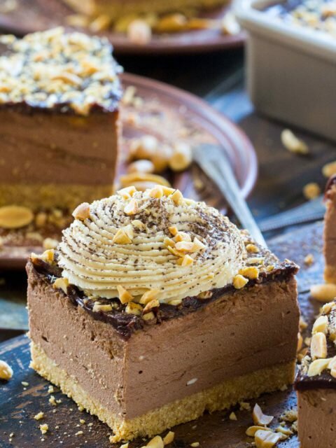 Creamy No Bake Chocolate Peanut Butter Cheesecake with an amazing creamy texture and peanut butter chocolate flavor.